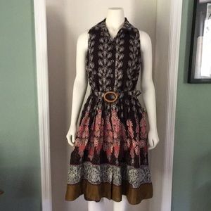 Brown sleeveless collared dress